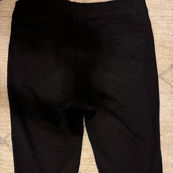 EUC Democracy "Ab"solution® Itty Bitty Bootcut Black Jeans - Picture 5 of 8